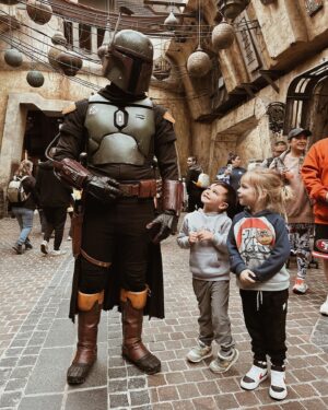 Laura Bailey Instagram - Magical rainy day with the besties. #disneyland #starwarsnerd
