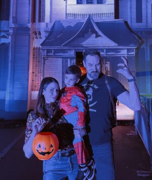 Laura Bailey Instagram - 👻 Spooky fun 👻 

Thank you forever to my bestie @pamelajoybaker for the pictures 🧡