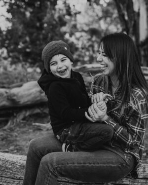Laura Bailey Instagram - smooshers. ❤️

Impromptu photoshoot from my bestie @pamelajoybaker at @heirlumephotography.