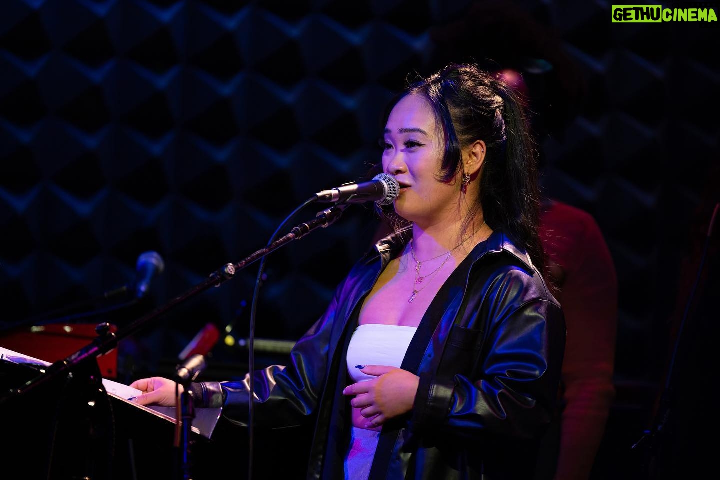 Laura Benanti Instagram - Our hearts are bursting after the magic of Monday’s performance of @mirandaferriss new song cycle, ‘Spiral Bound’, at Joe’s Pub to benefit two phenomenal women-led organizations @maestramusicorg and @openstageproject. Every song was given new depth and authenticity through the performances of the all star cast who came in thinking they were doing a benefit concert and realized quickly- it was closer to a full show! And yet, they, like the incredible musicians and crew, gave their all with happy hearts and a buoyant positivity that was contagious. Together we all experienced a singular atmosphere of collaboration and joy. THAT is what happens when a group of women come together! And we cannot wait to do this show again, and again and again. @livevamaria @eleriward @lornaacourtney @andrea.cesyl @therealkuhoo @cherryeisfuerzaj @maria_wirries @madisonwechsler @joespub @maesteamusicorg @openstageproject @emilymaltby @sujinkimramsey @gabbyveciana @rosa_avila_drums @metoohey @yoonahohmusic @yairevnine @edelman_richard @shiannrose @jannagrahamerz @mikiabraham_ 📸 @davidandrako
