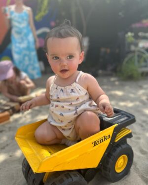 Laura Benanti Instagram - ☀️ 🌸 👧 👶 🎭 🎶