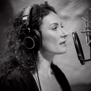 Laura Benanti Instagram - My friend @mirandaferriss wrote a beautiful song cycle called SPIRAL BOUND that I will be producing and performing in on Monday November 6th at 7pm @joespub alongside an incredible group of femme singers and musicians, all to benefit @maestramusicorg and @openstageproject. I hope you can join us for for what I know will be a very special evening. Link to tickets in stories. 
.
I just need to add that writing about anything other than the crisis we are in feels insane and absurd, so thank you for bearing with me. I love and believe in this music and hope to be in the same space to share it with you 🤍