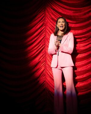 Laura Benanti Instagram - ICYMI: Everybody cared about Laura Benanti this weekend at the Minetta Lane.

If you missed it, don’t worry! Keep your ears peeled for the production coming to @audible, later this year 🎧 

📸: @ashleewednesdays & @abrunkus