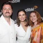 Laura Benanti Instagram - Thank you to all my friends and family who came out and showed me how much they care! Thank you to our tremendous audiences! Thank you @audibletheater for making this possible and for giving me so much freedom! Thank you to my friend and collaborator of 20 years, @therealtoddalmond and our brilliant director @amaginnis Come see our show! I think you’ll like it!! Now running through June 2nd. Link to tickets in bio! 💁🏻‍♀️: @voelhair 💄: @mikeyclifton 👗: @jakesokoloff Photos by Bruce Glikas @bruglikas @broadwaybruce_