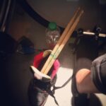 Laura Berlin Instagram - Kleines behind-the-scenes/drums Foto vom coolsten Drehtag überhaupt!! #Blaumacher #smellslikeneueserie #zdfneo #yay #wirdcool
