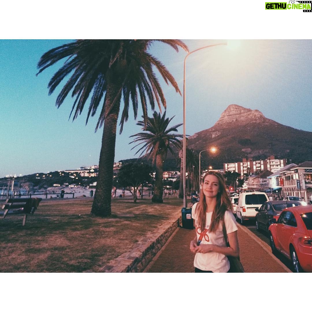 Laura Berlin - 4.2K Likes - sonnenuntergang in camps bay. #campsbay #sunset #capetown #southafrica #lionshead