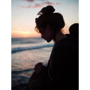 Laura Berlin Instagram - For life is the best thing we have in this existence. And if we should desire to believe in something, it should be a beacon within. This beacon being the sun, sea, and sky, our children, our work, our companions and, most simply put, the embodiment of love. - Patti Smith @jelena.marija #sonne am #horizont und im #herzen photo by @jelena.marija