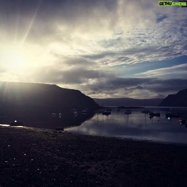 Laura Berlin - 3K Likes - good morning scotland! #dreh #smaragdgrĂźn #scotland #isleofskye #goodmorning