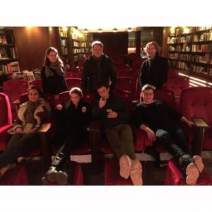 Laura Berlin Instagram - mit dem team zum ersten mal 'smaragdgrün' gucken! aufgeregt!! und dann auch bald für euch im kino. :) #smaragdgrün foto von felix fuchsteiner / fb