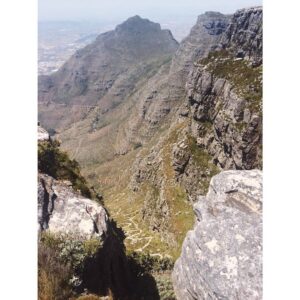 Laura Berlin Instagram - oben aufm tafelberg. #tablemountain #southafrica #capetown