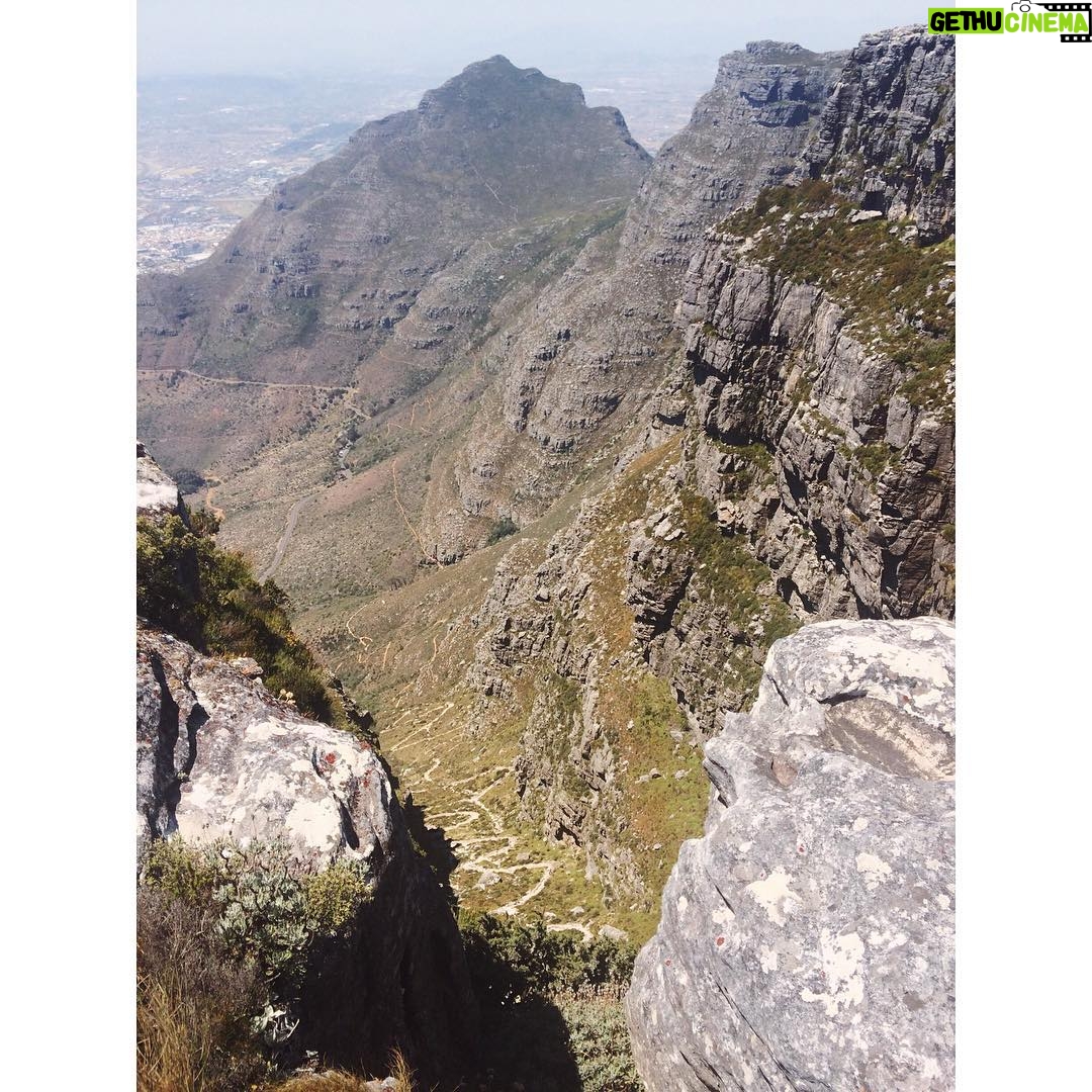Laura Berlin - 2.8K Likes - oben aufm tafelberg. #tablemountain #southafrica #capetown