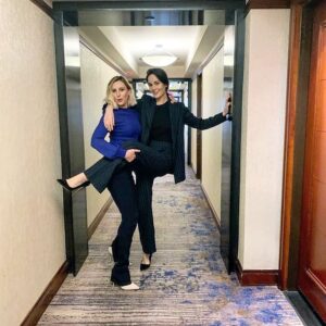 Laura Carmichael Instagram - Me & my girl @theladydockers 💙🖤 It's Downton Day in the UK & Ireland. Woopwoop! #DowntonAbbeyFilm is in cinemas now xx