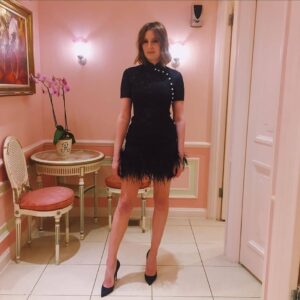 Laura Carmichael Instagram - Thank you @mrporterlivefor such a fun dinner this week celebrating the launch of their brilliant #mrporterhealthinmind fund ♥️♥️♥️ Styled by @rebeccacorbinmurray  Dress @huishanzhang 
Hair @johnmacphersonhair 
Make up @ctilburymakeup @xtinevalerie