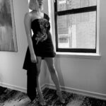 Laura Carmichael Instagram - NYC 🖤 Styled by @rebeccacorbinmurray Dress @oscardelarenta @fernandogarciam1205 Shoes @jimmychoo Make up @fabiolamakeup Hair @benskervin Cut & Colour @johnmacphersonhair