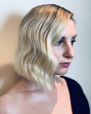 Laura Carmichael Instagram - NYC 🖤 
Styled by @rebeccacorbinmurray 
Dress @oscardelarenta @fernandogarciam1205
Shoes @jimmychoo 
Make up @fabiolamakeup 
Hair @benskervin
Cut & Colour @johnmacphersonhair