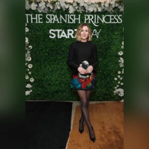 Laura Carmichael Instagram - At @thespanishprincessstarz screening last night. Super styling @rebeccacorbinmurray hair and mu @carolinebarnesmakeup dress @maisonvalentino ❤️❤️❤️