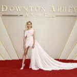 Laura Carmichael Instagram – 💕

So grateful to this incredible team 

Styling @rebeccacorbinmurray
@_nicgoodwin
Dress @giambattistavalliparis
Shoes @louboutinworld
Jewels @sophiebillebrahe
Make-up @valeriaferreiramakeup
Hair @leighkeateshair
Cut & colour @johnmacphersonhair
Nails @robbietomkins
@amandaharringtonlondon
@ddapersonalpublicity

#DowntonAbbey #ANewEra