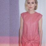 Laura Carmichael Instagram – London Junket Day 1 #ANewEra 

Styling @rebeccacorbinmurray 
Make-up @valeriaferreiramakeup 
Hair @leighkeateshair 
Dress @stellamccartney