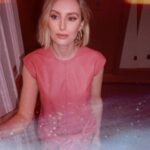 Laura Carmichael Instagram - London Junket Day 1 #ANewEra Styling @rebeccacorbinmurray Make-up @valeriaferreiramakeup Hair @leighkeateshair Dress @stellamccartney