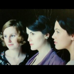 Laura Carmichael Instagram - Facebook just reminded me that I posted this 6 years ago today. Vicky, our costume supervisor took this snap on her phone as we posed for the first of what would become many Crawley sisters portraits. My god we had no idea. 💗
