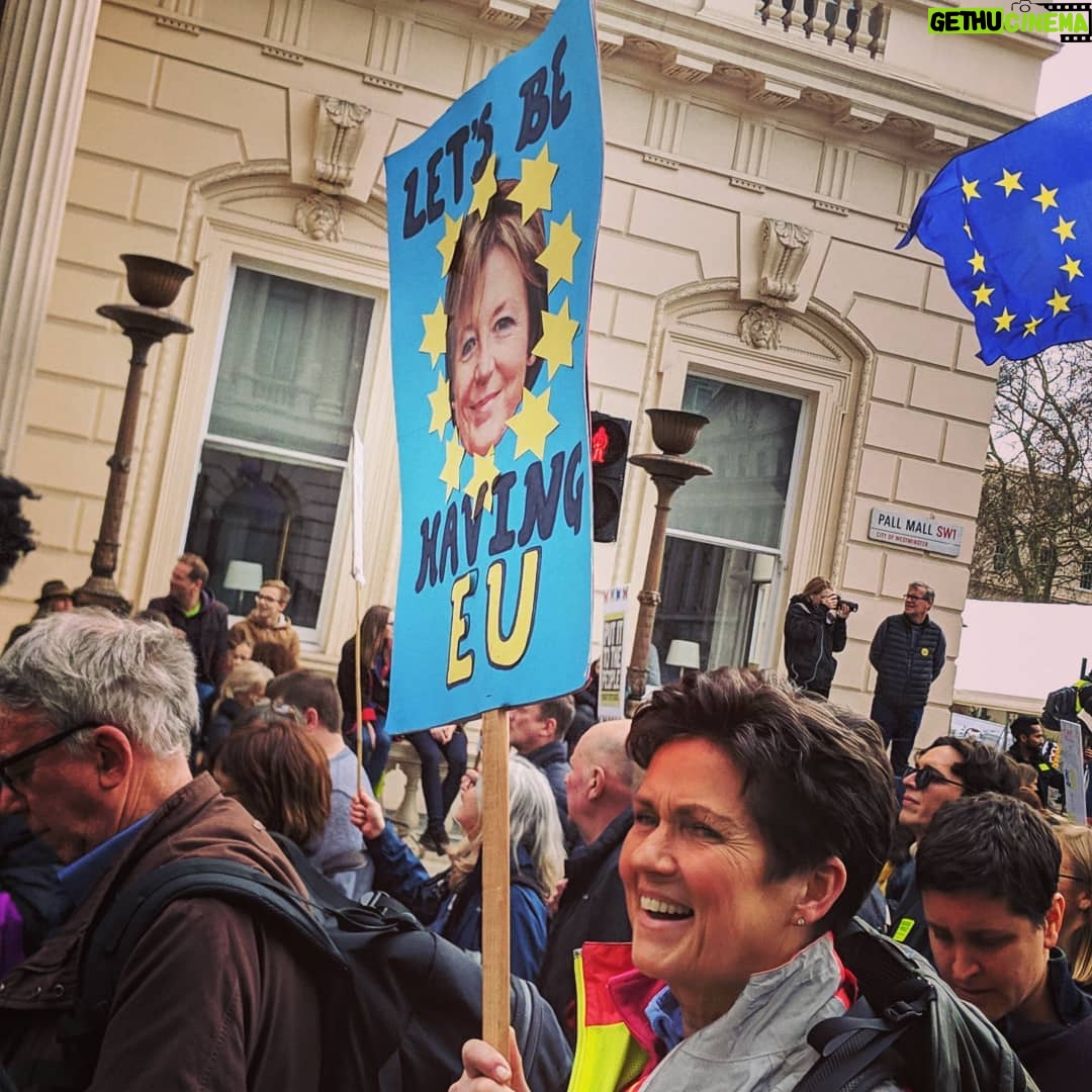 Laura Carmichael Instagram - The sausage dogs have spoken #putittothepeople 🇪🇺