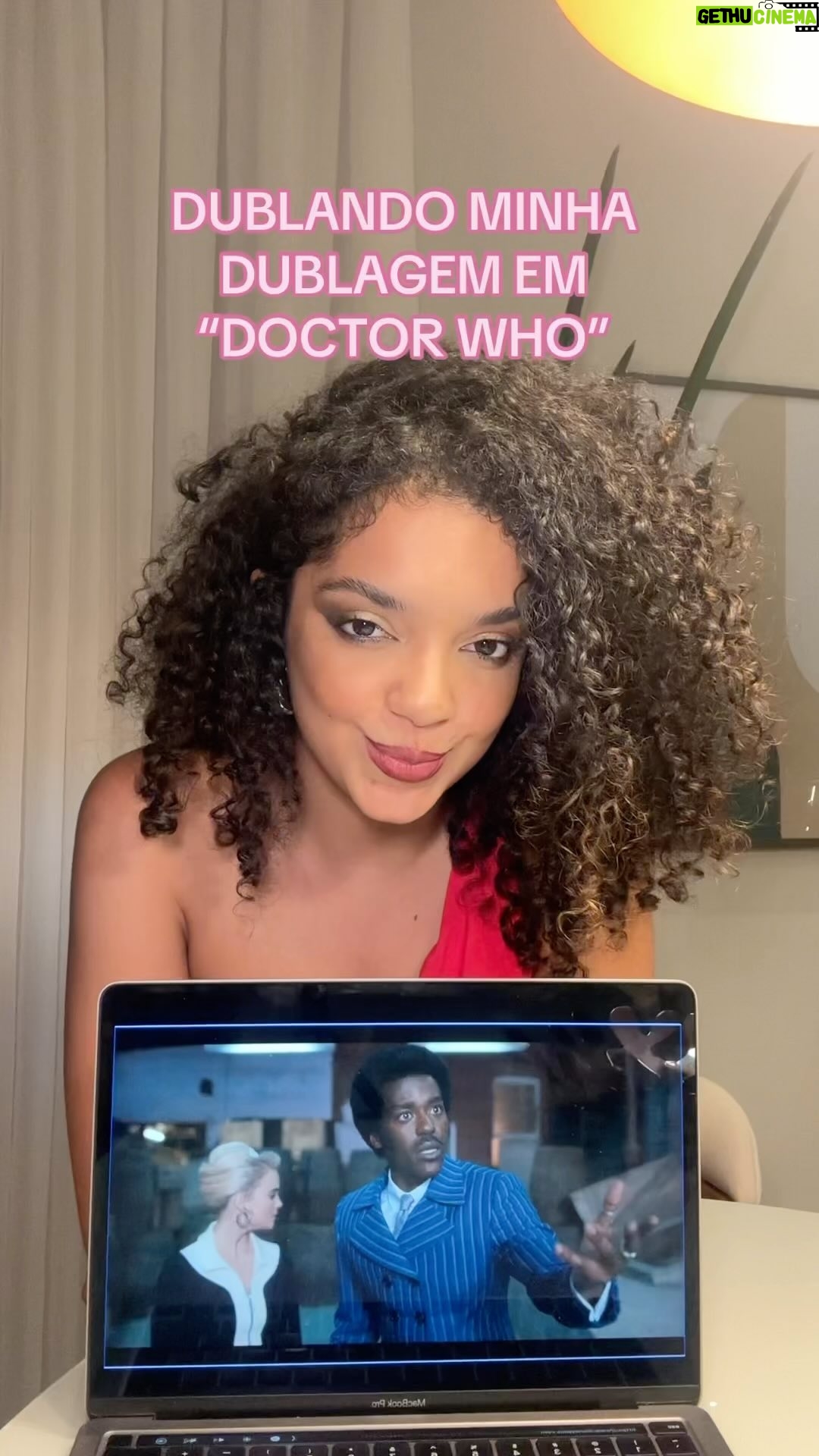 Laura Castro Instagram - Muiiito feliz de ter feito parte desse elenco de dublagem incrível nessa série 🥹 Quero saber QUEM JÁ FOI ASSISTIR?! 👀💙