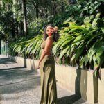 Laura Castro Instagram - pouco a pouco ☘️