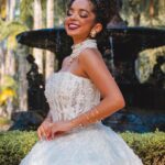 Laura Castro Instagram - Brimsley, leve-me ao Baile Bridgerton @netflixbrasil ✨👑 stylist: @schiavellii fotos: @_mastror