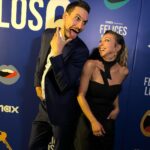 Laura Cymer Instagram - Se estrenó FELICES LOS 6 por @streammaxla y estamos de fiesta!!! Nos divertimos tanto haciéndola que era casi imposible no cortar cada toma por tentadas ! Gracias a todo este equipo increíble , delante y detrás de cámara! @sofiwilhelmi @javierrozen @raylikes por darle vida a esta historia y cada personaje! Gracias a @dieguitoventu y al director más copado @kapdie por permitirnos y proponernos tanto juego en cada escena! Y a estos dos enormes compañeros que la rompen toda @delfichaves @furtadonico !! Fue un enorme placer compartir con ellos cada día de rodaje . Espero la disfruten muchísimo!! . . @theremakenet y @javierfurgang siempre a mi lado con tanto amor!! Gracias ✨ . . @kapowproductora @streammaxar