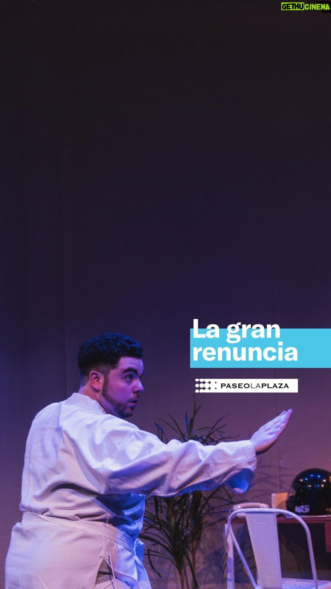 Laura Cymer Instagram - #LaGranRenuncia no es #LaGranRenuncia sin ellos 💙📲 Seguimos los DOMINGOS 21HS con esta comedia que te hace pensar y reveer algunas cositas… 🤳📵 🎟️Entradas en @plateanet o en la Boletería del Teatro. #Teatro #LaGranRenuncia #PaseoLaPlaza #CalleCorrientes #Comedia #PlateaNet #Trabajo #Celular #RedesSociales #GastónCocchiarale #LauraCymer #LisandoFiks #AbianVainstein #RominaFernandes #LuisBrandoni #TeatroBuenosAires #Temporada2024