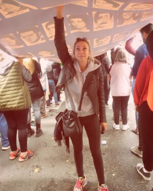 Laura Cymer Instagram - Andábamos con unas ganas de volver a la plaza 🤍🤍🤍 !!!!
.
24•3•2022 ✨
.
#memoriaverdadyjusticia 
#nuncamas 
#30000
#diadelamemoria