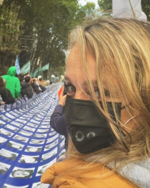 Laura Cymer Instagram - Andábamos con unas ganas de volver a la plaza 🤍🤍🤍 !!!!
.
24•3•2022 ✨
.
#memoriaverdadyjusticia 
#nuncamas 
#30000
#diadelamemoria