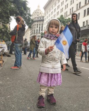 Laura Cymer Instagram - Andábamos con unas ganas de volver a la plaza 🤍🤍🤍 !!!!
.
24•3•2022 ✨
.
#memoriaverdadyjusticia 
#nuncamas 
#30000
#diadelamemoria