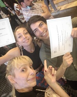 Laura Cymer Instagram - Gracias @premiosace por esta nominación 🙌🏻🎭♥️!!! FELIZ ES POCO !!!
•
- Actriz de comedia - “paranormales” .
.
Obra de @danielveronese.teatro y @matiasdelfe y producción de @sebastian.blutrach ✨.
.
Popurrí de una noche hermosa! Y que viva el teatro loco!!!!
1- 🌈
2- Recibiendo diploma con mis compañeras de terna : mujeres que admiro tanto !!!
3- 🎭
4 - con compa de obra y terna 💜 #PaolaBarrientos
5- Trío de churris !
6 - El llamado.
7 - Muy Turist con Diploma!
8 - “ Nu y Eve “
9 - Nos pisa el bondi!!!
10 - Fin de fiesta con mi hna @paula_carruega ❤️‍🔥