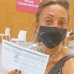 Laura Cymer Instagram - 🌿3 temporadas🍃 ☀️3 estaciones ❄️ 💉3 dosis 💉 . . . . . . . . . . #vᴀᴄᴜɴᴀcᴏᴠɪᴅ19 #2022 #terceradosis 🫀
