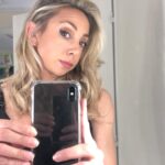 Laura Cymer Instagram - ¡Acompañame en este reel que te comparto mi secreto para tener mi pelo con un color increíble 💯🫶🏼! Para toda mi comunidad les dejo este datazo. 🙌🏻🥳 𝐂𝐨𝐧 𝐦𝐢 𝐜𝐨́𝐝𝐢𝐠𝐨 𝐂𝐘𝐁𝐄𝐑𝐂𝐘𝐌𝐄𝐑, 𝐜𝐨𝐧𝐬𝐞𝐠𝐮𝐢́𝐬 𝐮𝐧 𝟏𝟓% 𝐎𝐅𝐅 𝐚𝐛𝐨𝐧𝐚𝐧𝐝𝐨 𝐞𝐧 𝐞𝐟𝐞𝐜𝐭𝐢𝐯𝐨 con @mayrageneux_colorista . Válido para canjear hasta el 11/11 inclusive. Después no digas que no te avisé !! 🤪🤪 aprovechá este #cybermonday y regalate un mimo para vossss ♥️🙌🏻