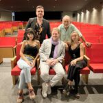 Laura Cymer Instagram - • LA GRAN RENUNCIA • Reestrenamos no más!!! Y este equipo esta feliz!!! ⭐️⭐️⭐️ A partir de hoy: SABADOS Y DOMINGOS 17hs en Cine Teatro El Plata, MATADEROS. Lxs esperamos!!!! @lisandrofiks @gastoncocchiarale @rominafernandes.ok @abianvainstein55 @elsanmartinctba #teatro #ctba