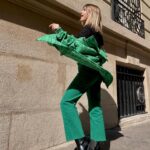 Laura Dutilleul Instagram - Mais pour qui je me prends ?😭😂 ✅💚🍀🔫🌴🦜🌳🐍