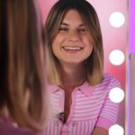 Laura Dutilleul Instagram – Miroir mon beau miroir 🪞 @laurachanteuse se confie sur ses complexes, l’acceptation de soi et le regard des autres… (l’interview est disponible en intégralité sur TikTok : Rainbow_studio 🌈)
Rainbow Studio c’est quoi ? 🌈C’est le média de Merci Handy ! Des créateurs de contenus, de la pop culture, des engagements, dans un univers arc-en-ciel qui fait du bien.
Une safe place ✨, qui a pour but de vous soutenir, de vous divertir, de partager autrement.
–
#laurachanteuse #rainbowstudio #miroirmonbeaumiroir