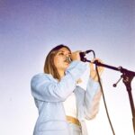 Laura Dutilleul Instagram - Tellement heureuse de faire partie de l’album 3 de MOLITOR L’album est sorti le 8 juillet et j’ai eu l’immense chance de chanter lors de la release party sur le rooftop de @molitorparis aux côtés d’artistes que j’adore ! Merci à @eliantouzet de m’avoir accompagné au piano!🌸 🎹 Avez vous écouté « Tout recommence » ? Je vous invite à découvrir ma chanson de la compil dispo sur toutes les plateformes ♥️