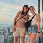 Laura Esquivel Instagram – feliz cumple mami 🩵🎂!!!

mi acuariana favorita.
la que viene con las ideas más divertidas.
moderna, activa, positiva…

obvio que la foto tenía que ser de NYC 🗽 así volvemos pronto 🤭 que tenemos mucho para caminar juntas 👩🏽‍🤝‍👩🏼

te amo má!!!