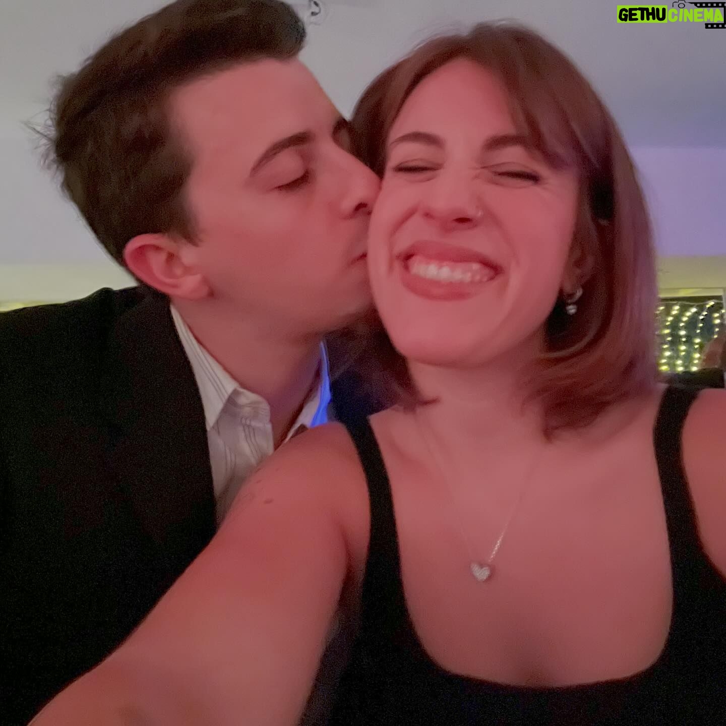 Laura Esquivel Instagram - todo pasa. menos la familia. y él hace 6 años que lo es. te amo con toda mi vida @facucedeira ✨🖤💫