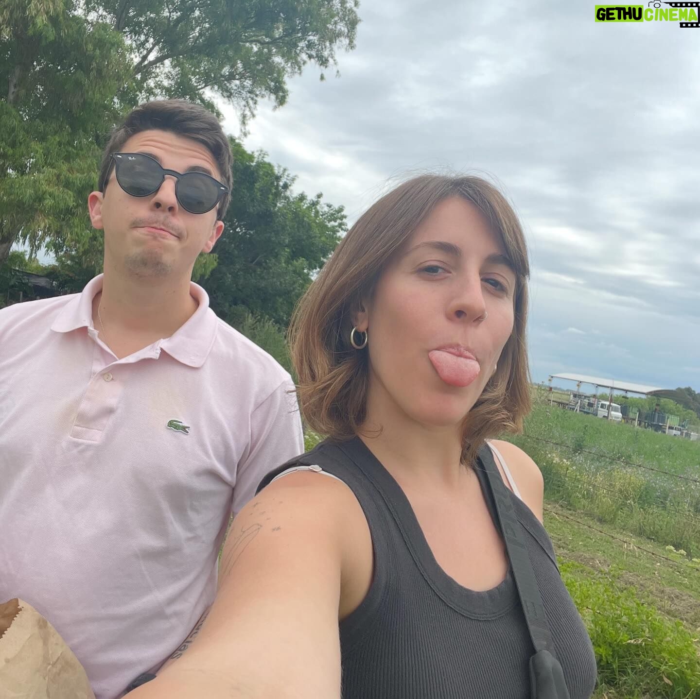 Laura Esquivel Instagram - todo pasa. menos la familia. y él hace 6 años que lo es. te amo con toda mi vida @facucedeira ✨🖤💫
