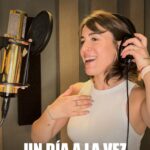 Laura Esquivel Instagram - Un día a la vez 🥇 VOY CORRIENDO VIVO UN DÍA A LA VEZ Y AUNQUE NO COMPRENDO SIGO UN DÍA A LA VEZ UNO, DOS Y TRES daleeee que se vieneeeeee éste 23 de Febrero “UN DÍA A LA VEZ” 🏃🏼‍♀️✨✨✨