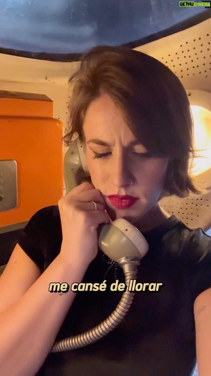 Laura Esquivel Instagram - YA NO ME DUELE 📞❤️🩹 disponible en todas las plataformas digitales!!! (link en Bio)