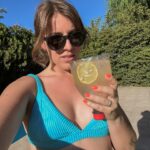 Laura Esquivel Instagram – reclamos de cómo está hecho el vaso: 0800 @facucedeira 👍🏻🤭

chau Enero 😘👋🏻💘