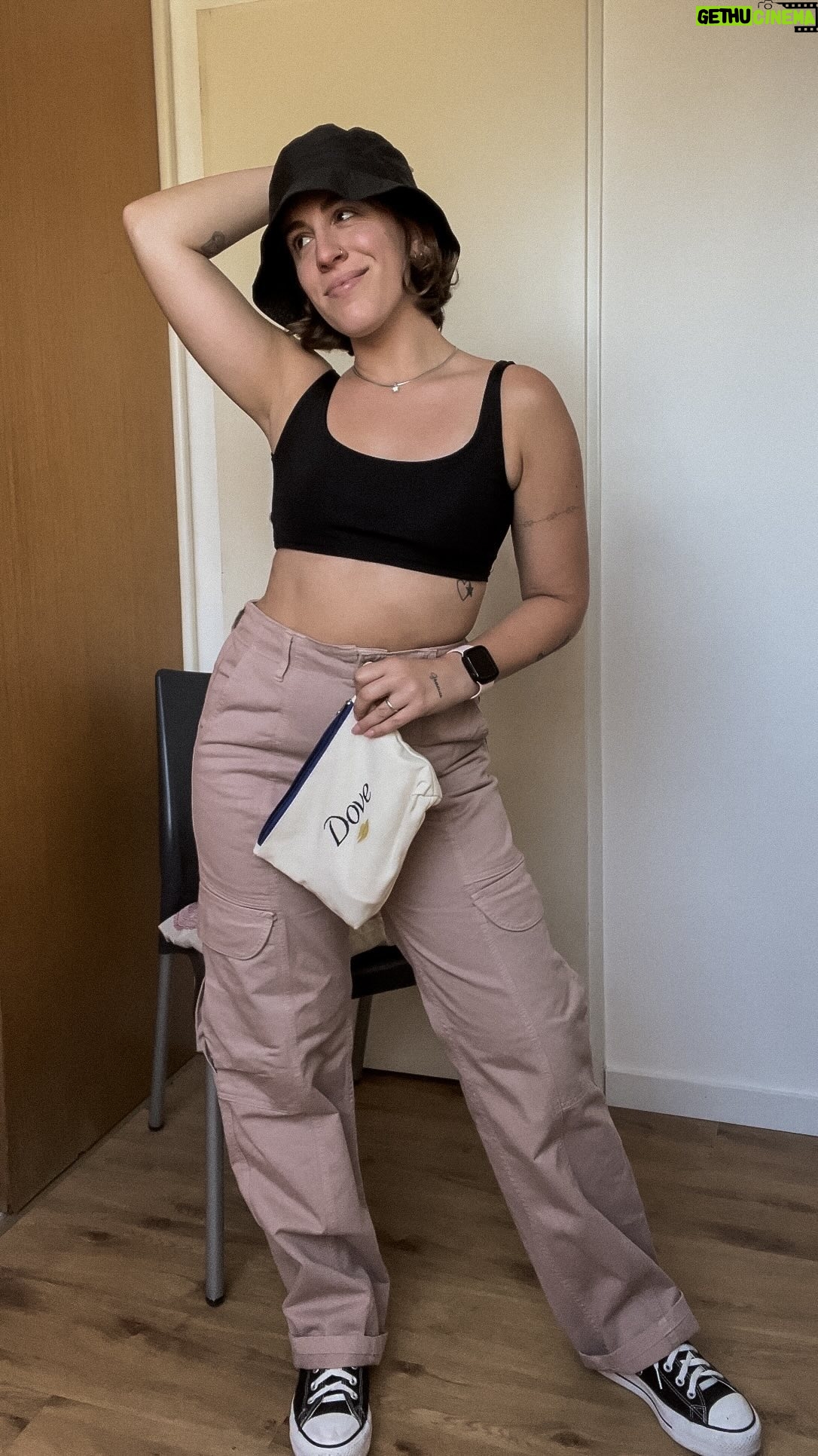 Laura Esquivel - 62.5K Likes - cuidarse, quererse, ignorar los comentarios ajenos para ser feliz ✨
Hoy levanto mis brazos por mi y por todas, acompañada de @dove , que además cuida mis axilas con su 1/4 de crema humectante y vitamina E 🩵
#levantemoslosbrazos