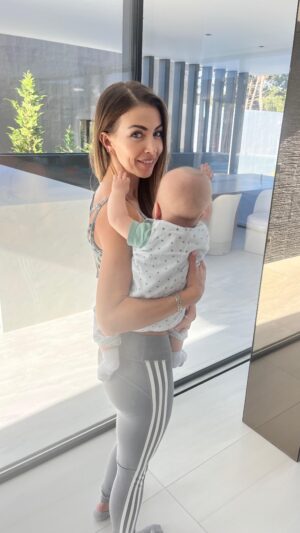 Laura Figueiredo Instagram - 6 meses de amor bom 🩵
