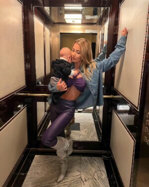Laura Figueiredo Instagram - O meu homenzinho faz 4 meses 🩵 Na correria que temos andado confesso que só há pouco é que me apercebi que hoje é dia 5 e dia de “mesversário” 🥰
Então fica aqui um registo desta última semana no norte do país do meu date favorito 💙