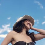 Laura Gómez Instagram - A ley de UNA semanita para la 5ta temporada de @barajaesopodcast ☀️ Y desde Madrid, nuestro primer episodio en vivo será el 25 de mayo a las 6pm (18h) en el Círculo de Bellas Artes durante el evento @estacionpodcast... ¿me acompañan? 🫶🏽